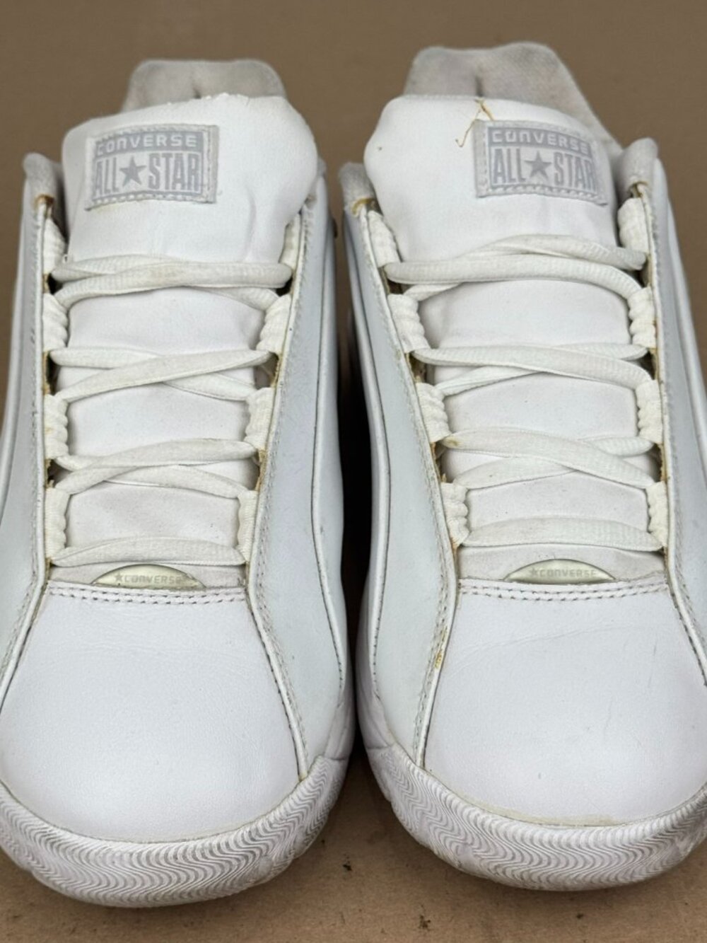 Converse All Star 1Q960 Mens 11 White Leather Sneakers - Damage